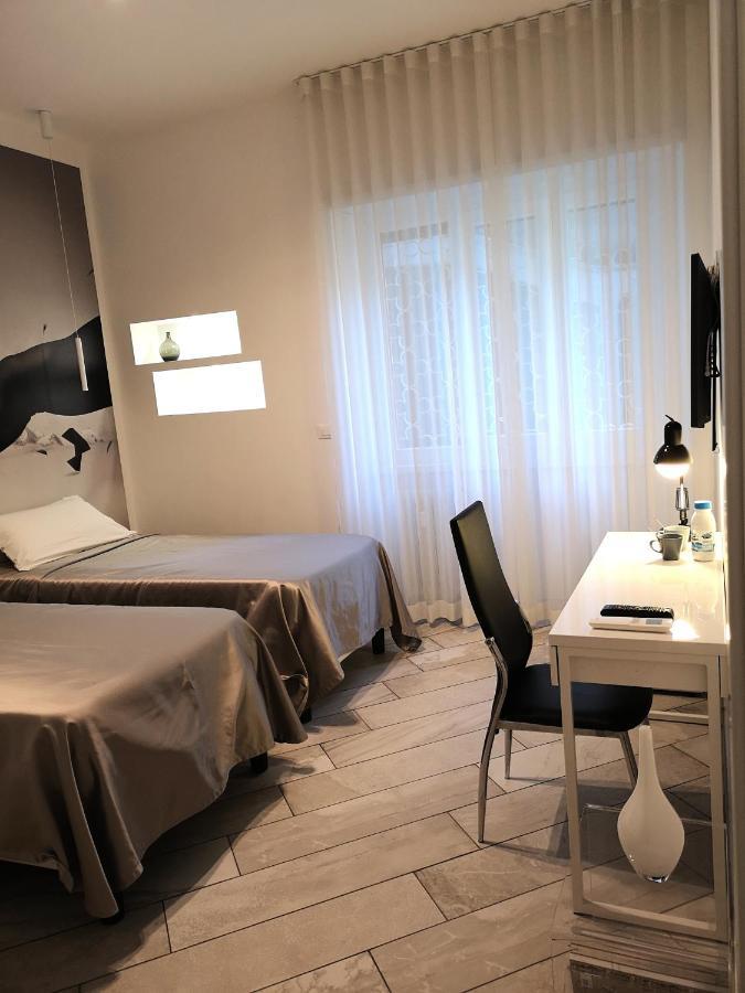 Bed & Breakfast Tre R Eur Rom